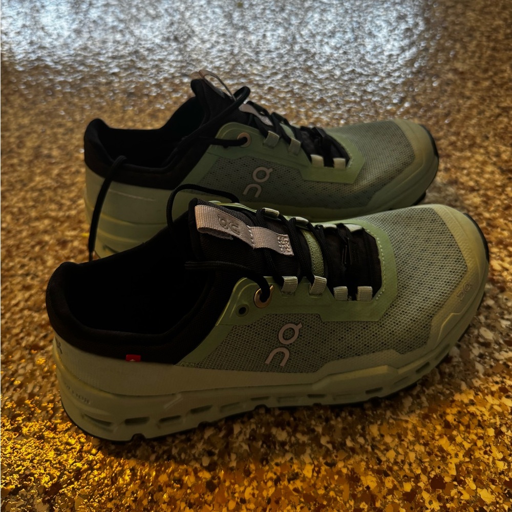 On Running Mint and Black Athletic Shoes Sz 5.5